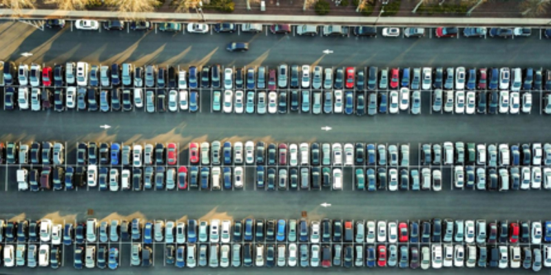 A Guide to Parking Lot Etiquette